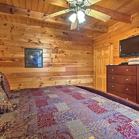Pigeon Forge Cabin With Hot Tub, Grill And Pool Table! Villa Sevierville Exteriör bild